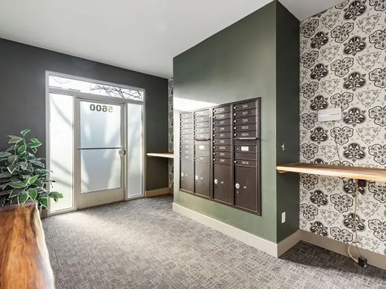 Ekilai Apartments - Spacious 1 Bed, 2 Bed Units & 3 Bed Units, w/ Private Balcony ~ Designer fini... — Photo 18
