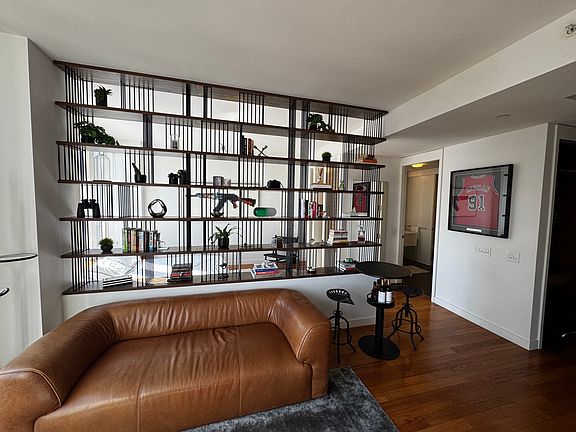 5th image of 15 William St APT 33D