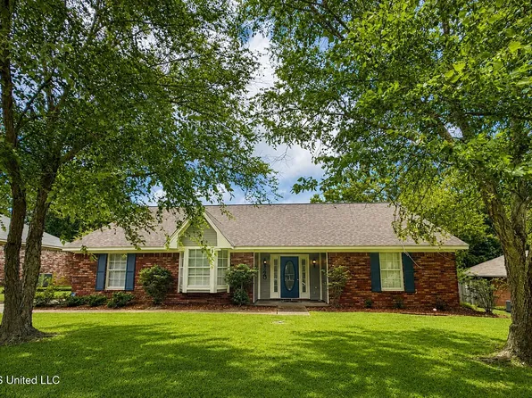 220 Cobblestone Dr, Madison, MS 39110