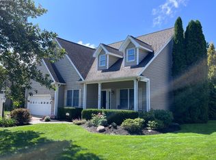 607 Heron Dr, Huron, OH 44839