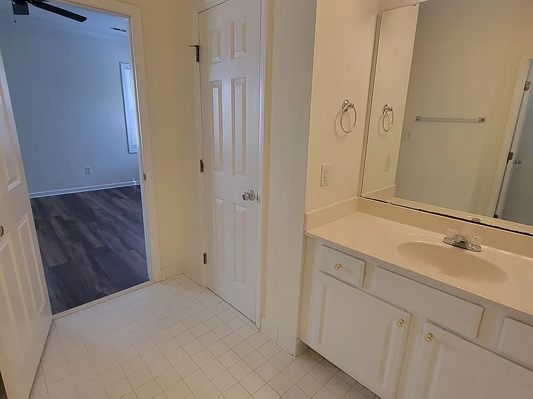 1600 Claiborne Ct — Photo 9