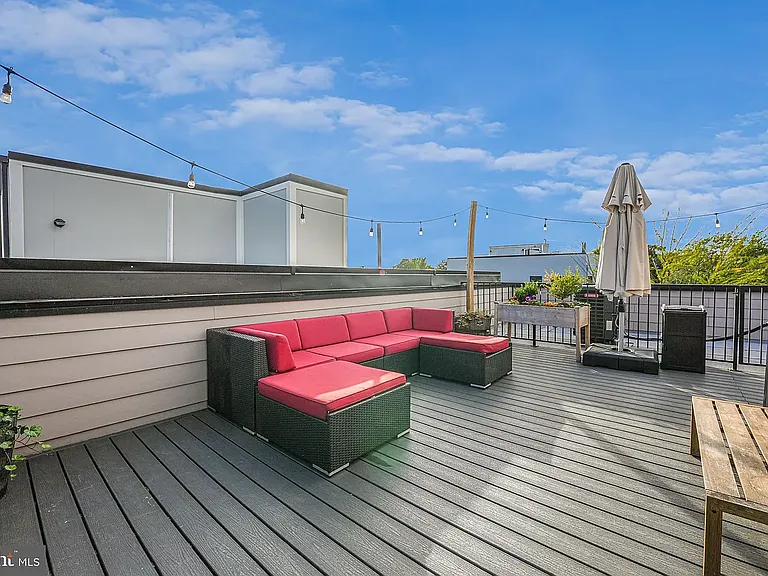 1609 Holbrook St NE #4 — Photo 32