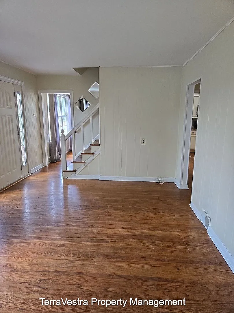 Now Showing for 2027-2028 School Year Glassboro 4 Bed 2.5 Bath — Photo 2