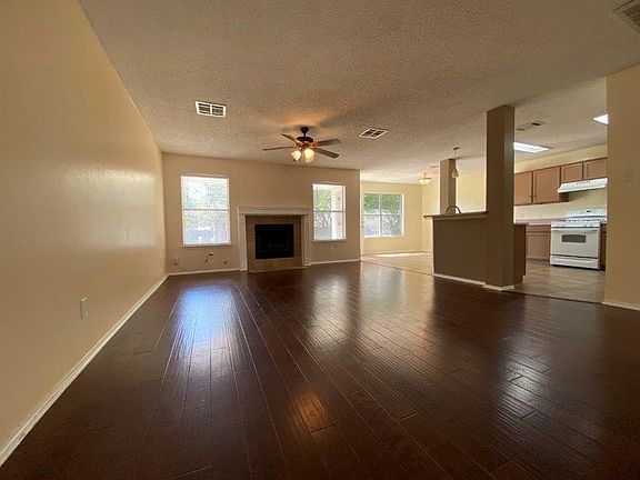 3rd image of 1407 Ashley Dr