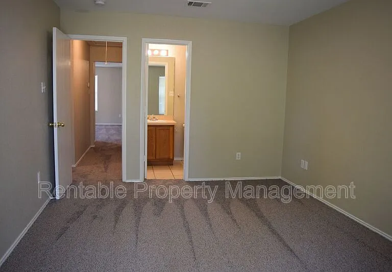 8028 Doreen Ave — Photo 17