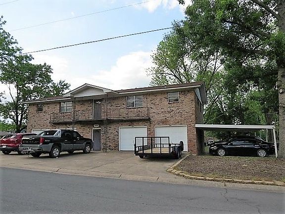 3rd image of 902 N Fargo Ave