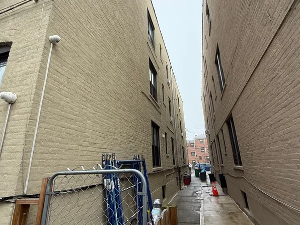 2319 Avenue Z image 5 of 7