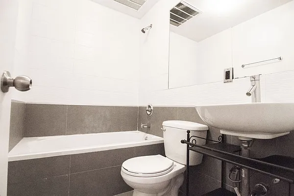 Rented by MySpaceNYC | media 23