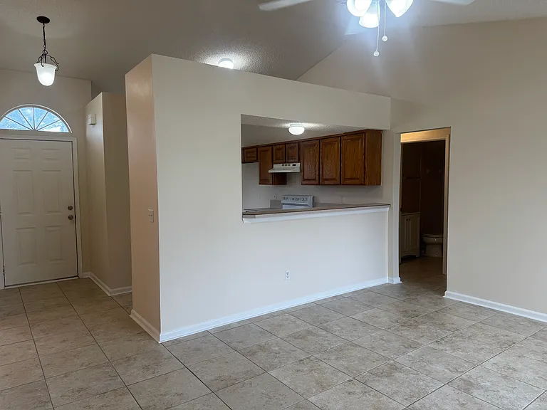 2182 Farm Way — Photo 3