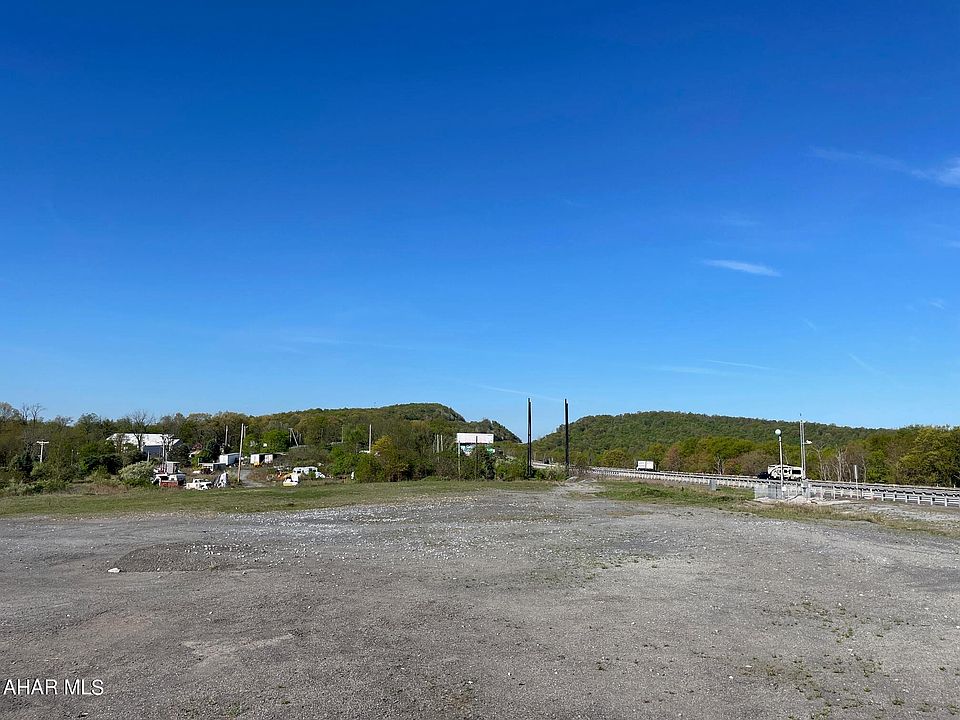 1st image of 946 Lincoln Hwy