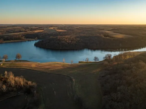 23076 Springdale Rd, Easton, KS 66020