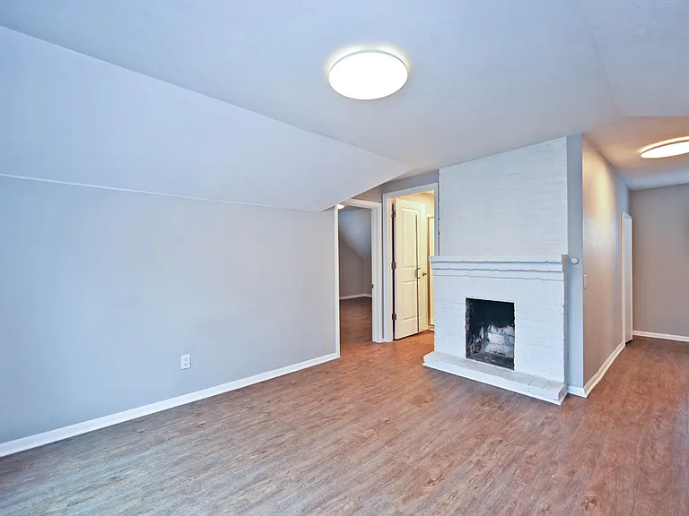 2709 Griffiths Ave — Photo 7