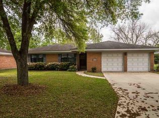 8735 Newfield Ln, Beaumont, TX 77707