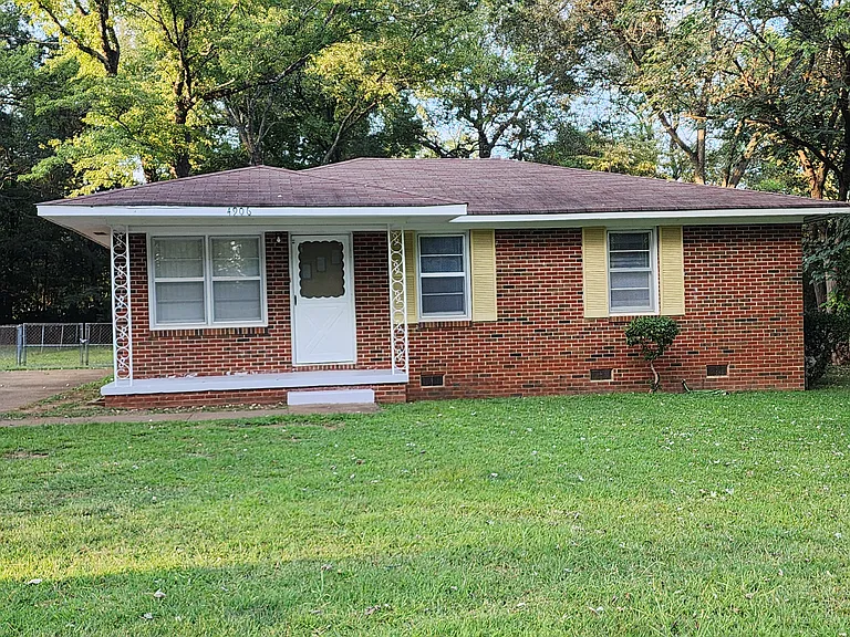 4906 Roebuck Rd NW — Photo 2
