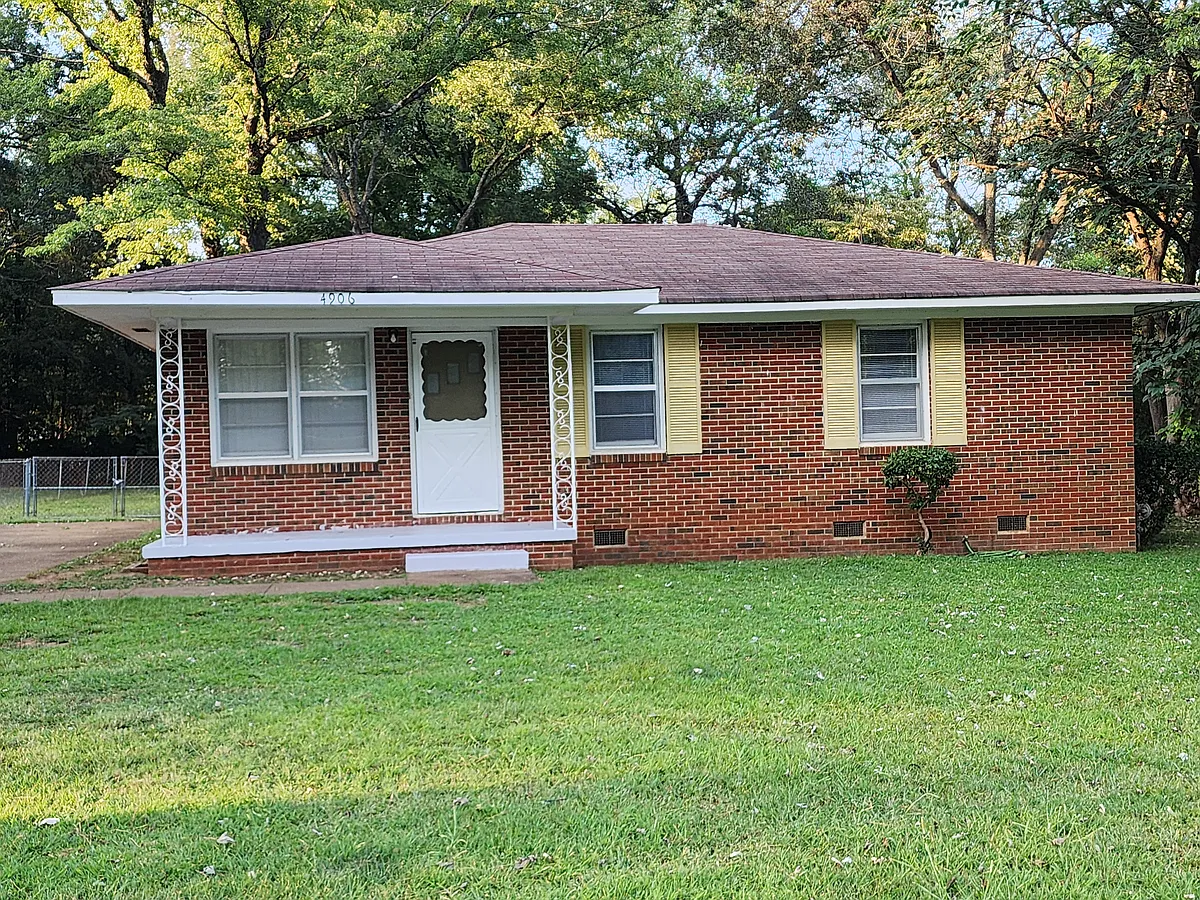 Building Photo - 4906 Roebuck Rd NW
