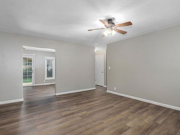 4th image of 2137 E Madison St