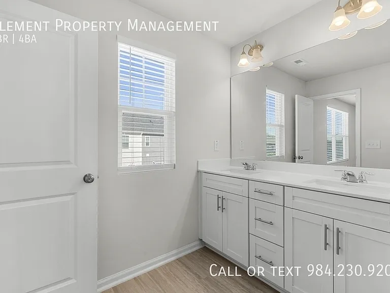 1009 Belloak Way #1 — Photo 23