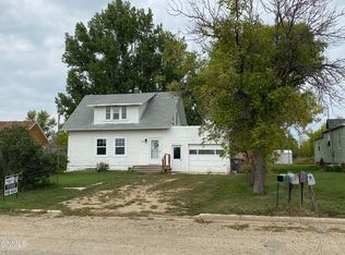 304 3rd Ave W, Columbus, ND 58727