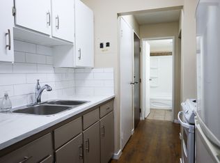 423 1st Ave NE #1426264, Calgary, AB T2E0B3