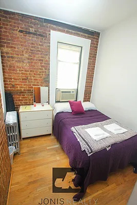 Rented by Jonis Realty | media 14