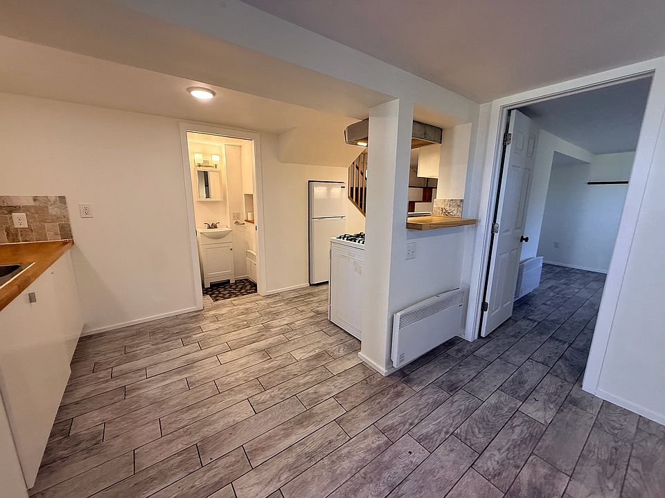 1st image of 604 Spencer Rd #2