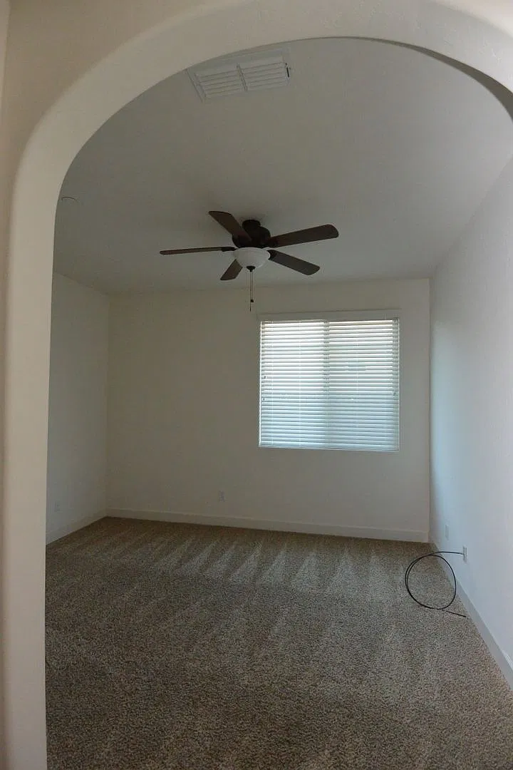 Beautiful 3 bedroom 2 bath Home With Bonus Room! — Photo 3