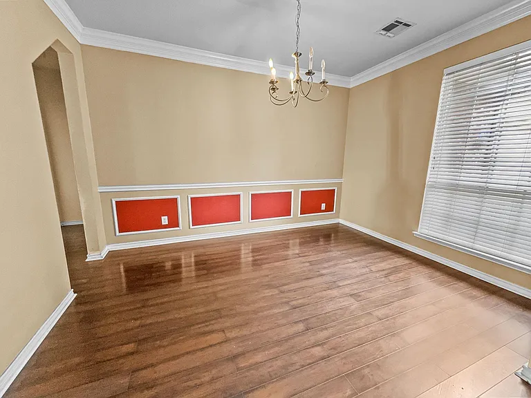 5530 Greensboro Dr — Photo 3