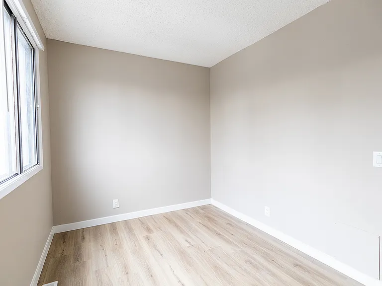501 40th Ave NW — Photo 10
