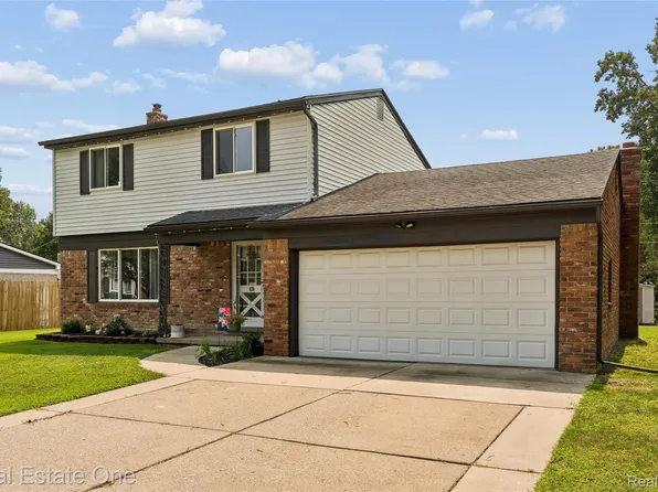 23678 King Dr, Clinton Township, MI 48035