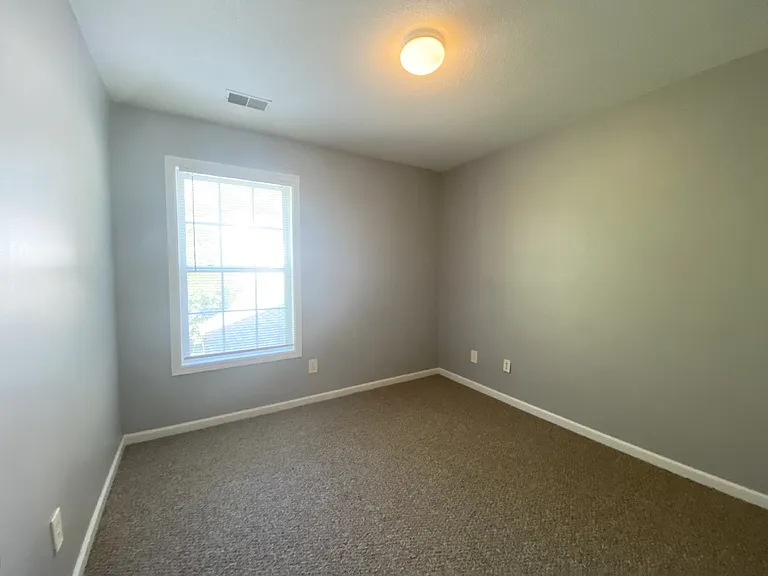 238 Hitching Post Cres — Photo 15