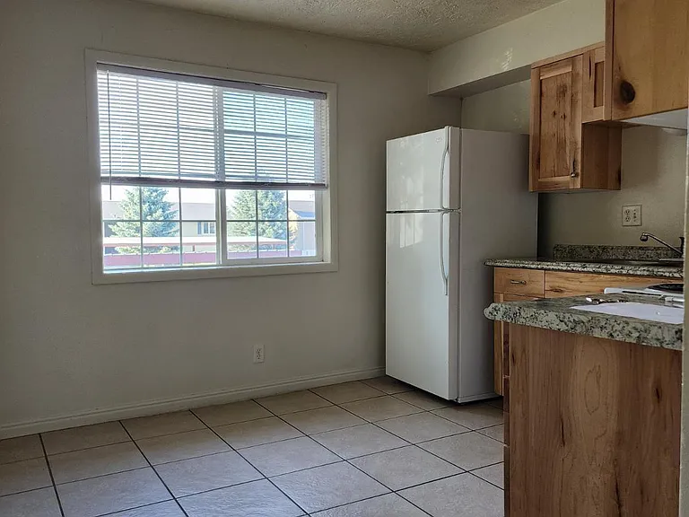 250 Carol Dr #1 — Photo 11
