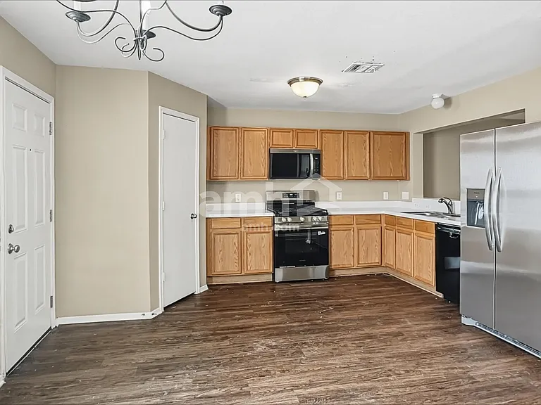 3443 Becker Glen St — Photo 4
