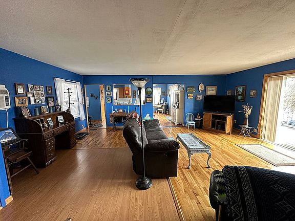 4th image of 976 3rd Ave N