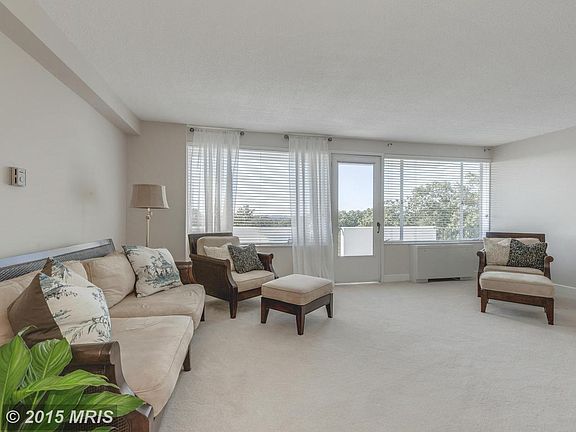 3rd image of 4501 Arlington Blvd APT 625