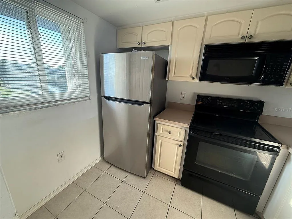 25275 Rampart Blvd — Photo 4