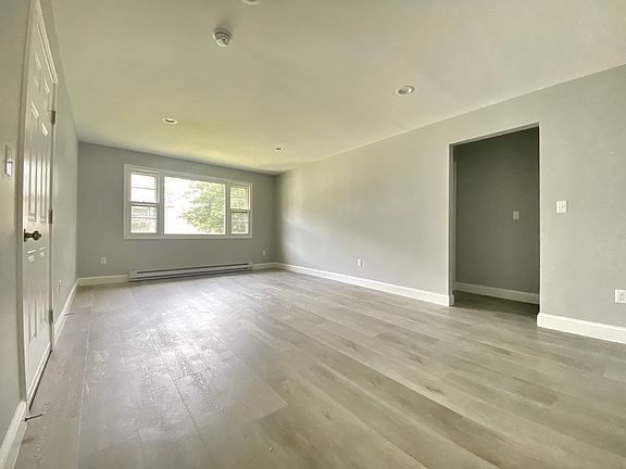 2nd image of 91 Fairwood Ave #5