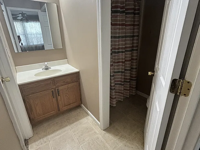603 Dianne Ct — Photo 8