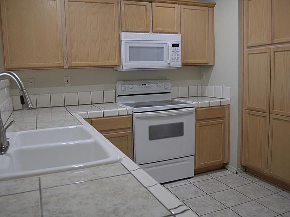 4th image of 801 San Lorenzo St APT 2