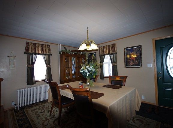 5th image of 1255 Caroline St