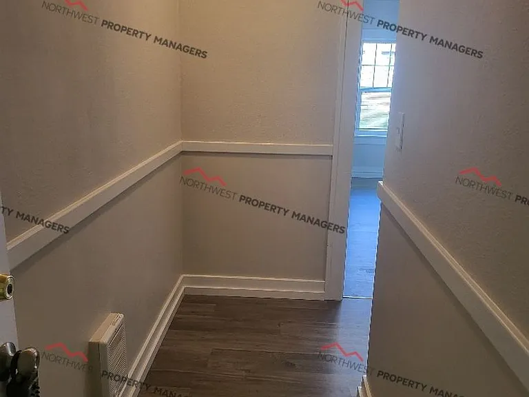 509 N Rock St — Photo 2
