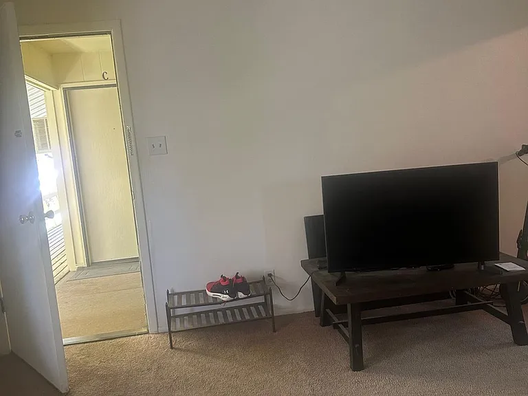 143 Robbins Ave #4 — Photo 6