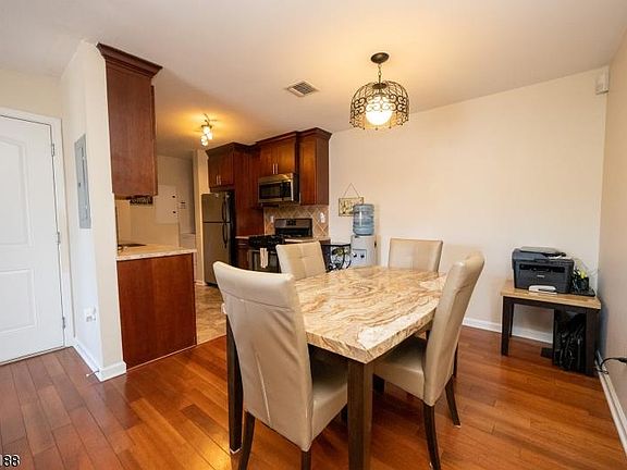 5th image of 555 Grant St Unit 303