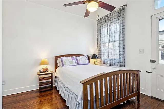 4938 Laurel St — Photo 16