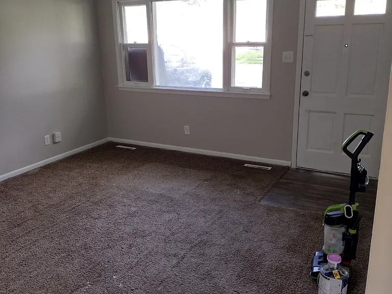1321 Lafayette Ct — Photo 5