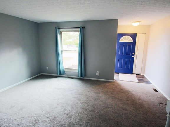 3rd image of 2876-2878 Cranston Dr