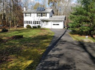 1970 Old Woods Rd, Green Lane, PA 18054