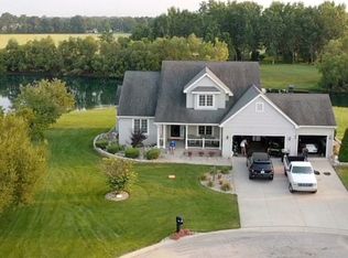 10398 Heather Lake Dr, Osceola, IN 46561