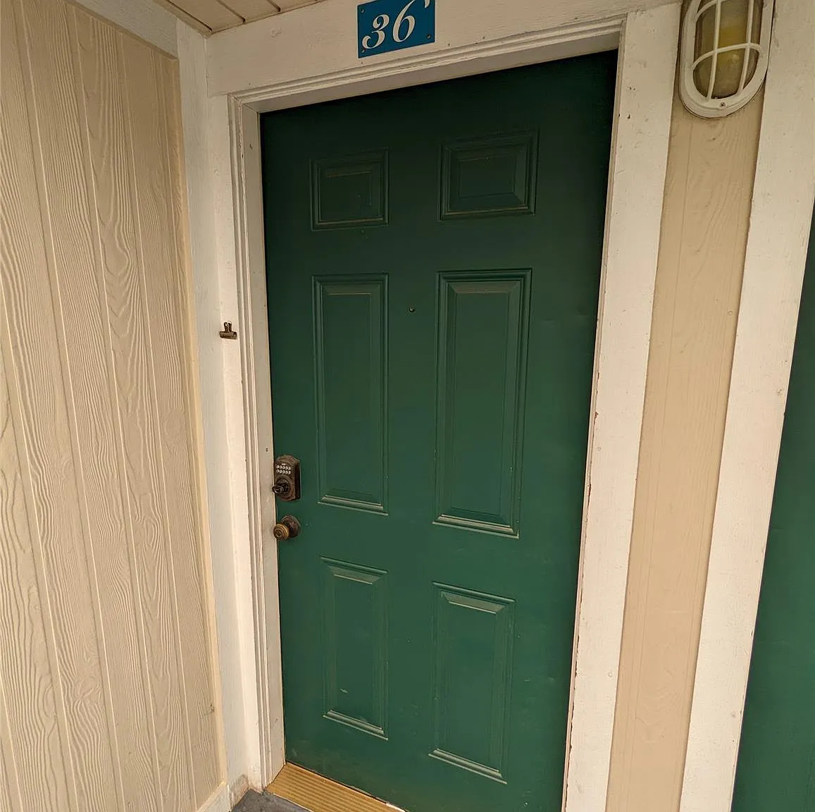 2 bed, 2.0 bath, 1040 sqft, $2,400 — Photo 2