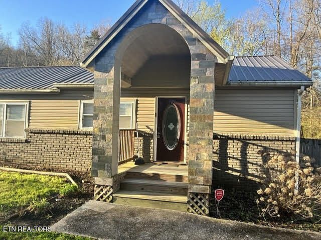 2nd image of 7021 Hurst Ln