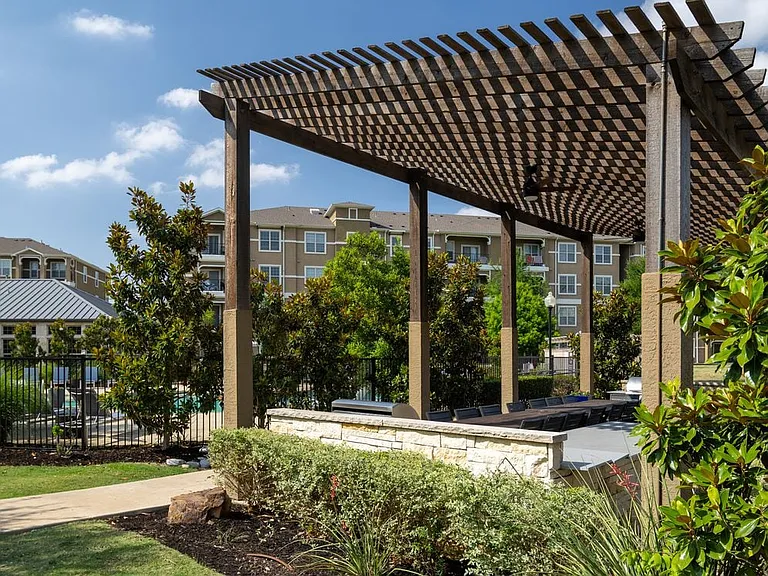 Courtyard with BBQ grills and picnic tables